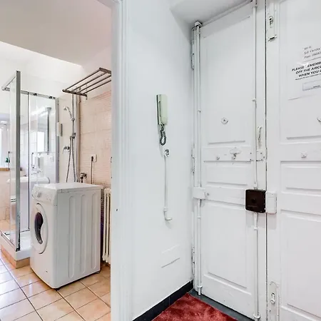 Apartment Vatican Candia 100 *